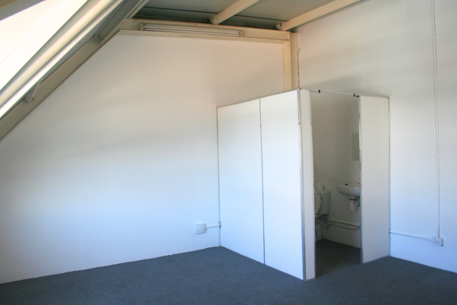 To Let commercial Property for Rent in Roundhay Western Cape